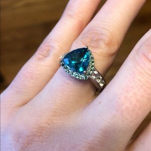 🍾 Blue Topaz Ring
